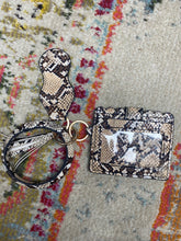 Load image into Gallery viewer, Snake Print Keyring Wallet
