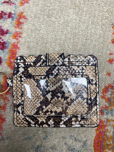 Load image into Gallery viewer, Snake Print Keyring Wallet
