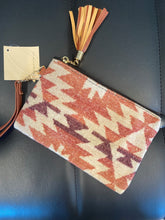 Load image into Gallery viewer, Western Wristlet
